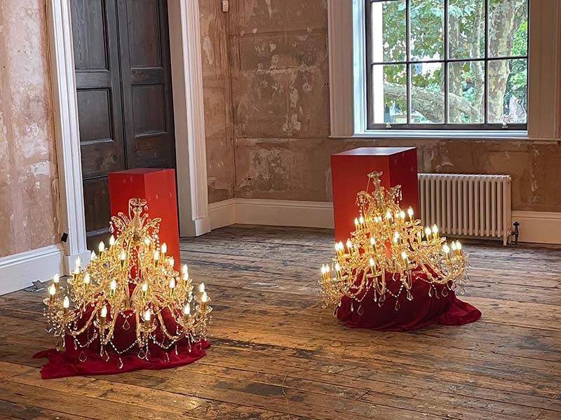 Marie Therese 100 Gold on floor installation